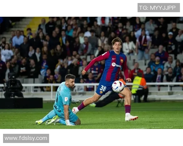 巴萨与埃尔切对决结果揭晓球迷热议比赛精彩瞬间与未来展望 巴萨与埃尔切对决结果揭晓球迷热议比赛精彩瞬间与未来展望