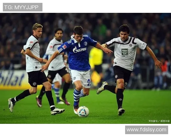 沙尔克04客场逼平,坚守不败延续不败纪录 沙尔克04客场逼平,坚守不败延续不败纪录